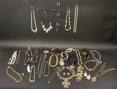 Vintage Modern Fashion Designer Jewlery Lot 3 Lbs Monet 30+ Necklace U54