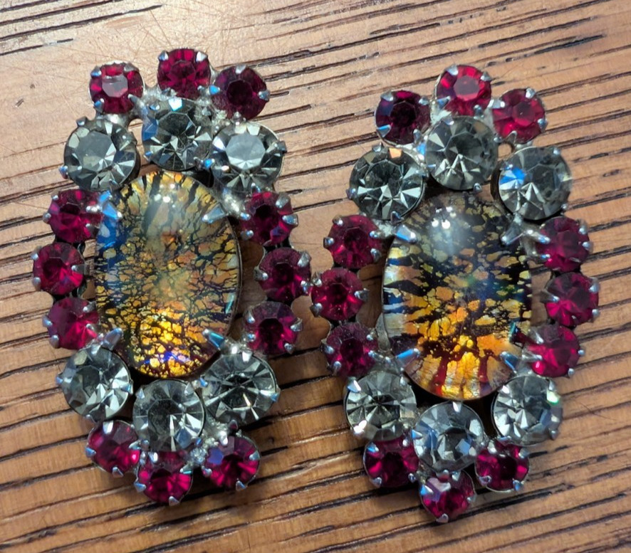 Vtg Juliana D&E Book Piece Cat Eye Glass Cabochon Earrings Red Clear Silver Clip