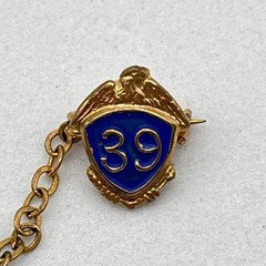 1939 New York World’s Fair Souvenir Pin Trylon Perisphere Gold Tone Blue Enamel