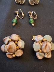 Vintage Lot. 14 Pairs CLIP-ON/Screw Back Blue/Green/Gold Tone Earrings Lot J6