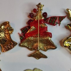 Vintage Christmas Brooches Trees / Bells / Santa / Poinsettia pins lot Of 6