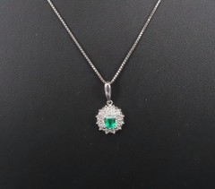 Vintage 0.24ct Intense Green Colombian Emerald 0.15ct Diamond Platinum Necklace