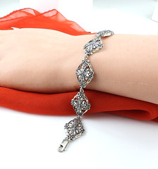 Vintage Signed M 925 Sterling Silver Diamond Cut Flower Link Bracelet 7.5″