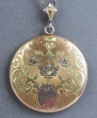 Antique 1915 Fancy Etched Floral Large 1 5/8″ Heavy 23g Locket Pendant Necklace