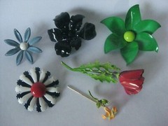 6 Vintage Flower Enamel Yellow Red Blue Green White Gold Silver Daisy Lot