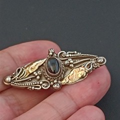 Vintage Silver 22K Gold Brooch Black Stone Floral Romantic Art Nouveau Revival