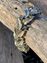 ( LISNER) Vintage Fashion Crystal & Diamond Looking Silver Tone Bracelet