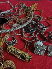 44-Piece Estate Jewelry Collection – Mixed Fashion Jewelry – Rings, Necklaces