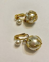 Vintage CELEBRITY Signed Gold Filigree Cage Pearl Orb Statement Clip On Earrings