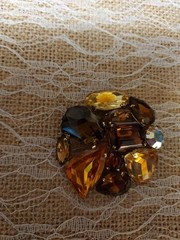 VINTAGE GERMANY Inverted RHINESTONE BROOCH TOPAZ-BROWN Prong Foil Gold Back