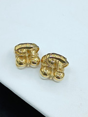 Vintage Crown Trifari Gold Tone Twist Faux White Pearl Clip On Earrings 1/2″