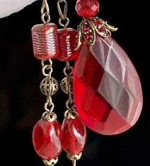 Vintage Red Teardrop Pendant 30in Bead Station Chain 30in Necklace 34g Ladies