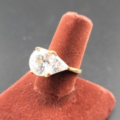Vtg Sz 7.5 Ring Round w/ Triangles Cubic Zirconia 18KGE Fashion Jewelry STG#5
