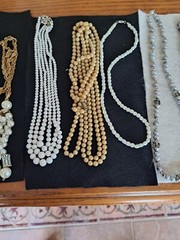 Necklaces Vintage Mixed Lot Costume 45 Varies Design & Styles Gold & Silver Tone