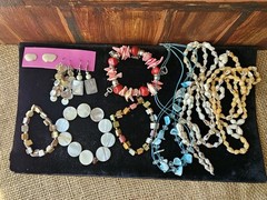 10p Vtg/Mod Jewlery Shell Necklaces Stretch Bracelets Eearings Beach Summer