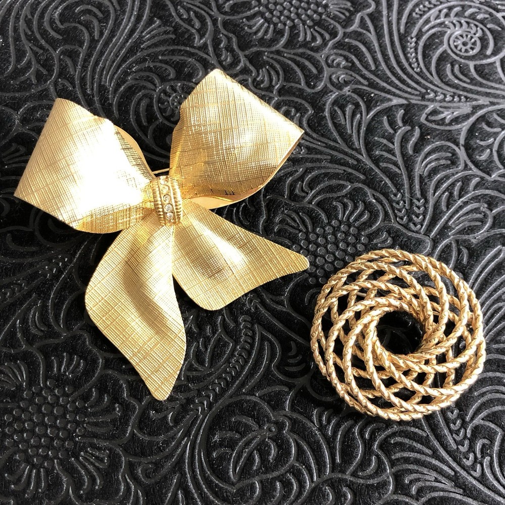 Lot of Two Gold Tone Bow With Stones Round Spiral Textured Pin Back Brooch