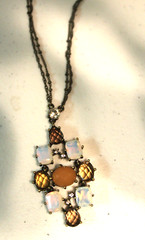 Avon Romantic Pendant Necklace 2008