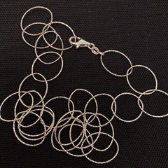 LIGHTWEIGHT ESTATE STERLING SILVER CIRCLE LINK TEXTURE DETAIL NECKLACE 18.25”