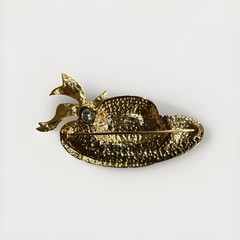 Vintage Signed Tona Shiny Gold Tone Summer Flower Sun Hat Brooch Pin