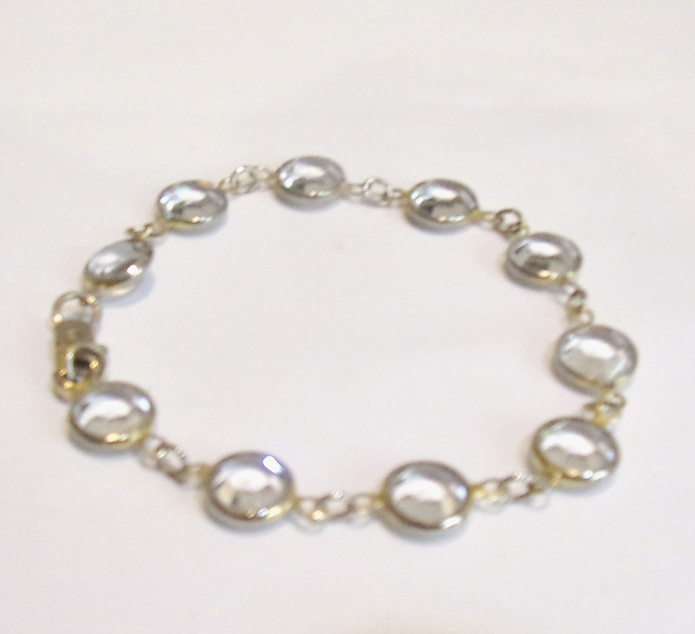 Vintage 90’s Bezel Set Round Faceted Clear Crystals,Silver Tone Metal Bracelet
