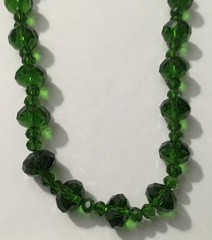 Vintage Emerald Green Faceted Glass Bead Necklace/Choker 17”