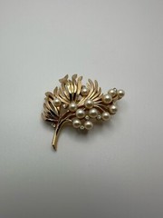 Vintage Crown Trifari Pearl Gold Floral Brooch 4.5cm JB21