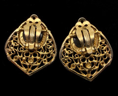 Vtg Clara Studios Asymmetry Glass Cabochon Gold Tone Filagree Earrings Clip On