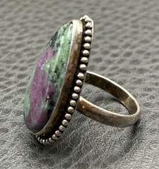 Vintage Silver Ruby Zoisite Ring Teardrop Beaded Bezel Statement Boho Size 8.25