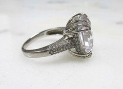 Beautiful Sterling Silver Clear Stone Cocktail Ring ~ Size 8 ~ 8.8g ~ 3-K195