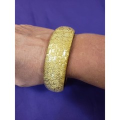 Vintage Lucite Acrylic Resin Brass Bangle Bracelet Floral Lace Design Classic