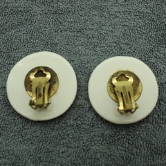 Earrings Clip On Vintage White Ribbed Round Disc Mod Mid Century Retro Jewelry