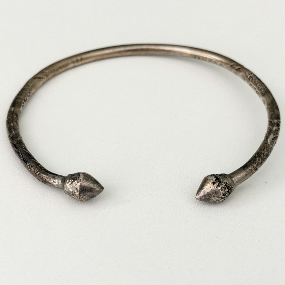 Vintage 925 Sterling Silver Pointed Acorn Oxidized Tribal Etched Bangle Bracelet