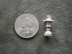 Japanese Tenka Chaya-Gata Lantern Vintage Sterling Silver Charm Pendant 2.0g