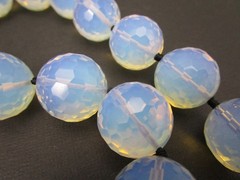  GORGEOUS PATRICIA VON MUSULIN STERLING 20MM ROUND FACETED OPALITE NECKLACE