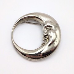 VTG Whimsigoth Crescent Moon Face Celestial Silver Tone Round Brooch Pin 1.95in