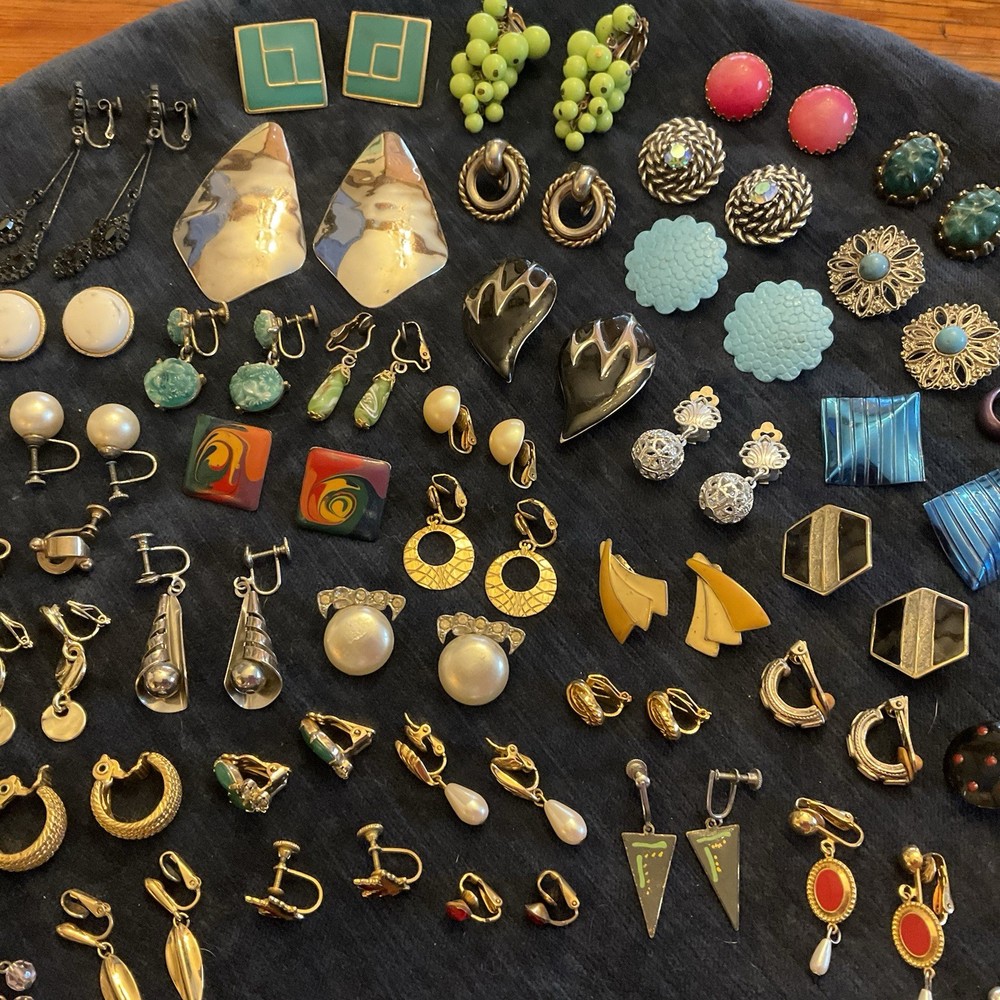 HUGE Lot Vintage Clip On Screw back Earrings Gold Tone Silver Tone 47 Pairs