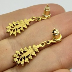 Vtg Etruscan Teardrop Burgundy Seed Pearl Gold Plate Dangle Earrings Post