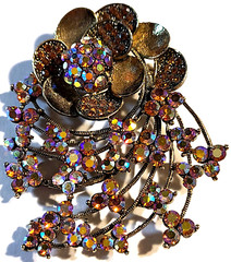 VINTAGE STUNNING AURORA BOREALIS CRYSTAL FLORAL SIGNED ROM PIN BROOCH OR PENDANT