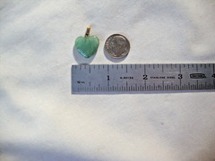 VINTAGE 1980s HANDCRAFTED AVENTURINE HEART YELLOW GOLD FILLED PENDANT