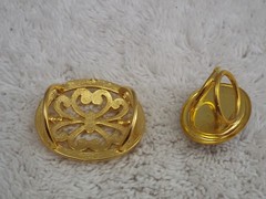 2pcs Scarf Rings Goldtone Filigree & Cameo Lady (J50)