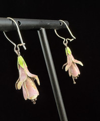 VTG 70s Thousand Flowers Nouveau Style Enamel Fuchsia Flower Sterling Earrings