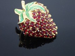 Vintage Strawberry Brooch Red Rhinestone Enamel Leaves Gold Tone Signed Marked