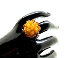 Unique honey Whole Stone natural Amber Ring 2.08g