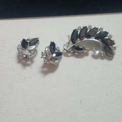 Vintage Silver Tone Black Stone Rhinestone Leaf Brooch and Clip On Earrings Set