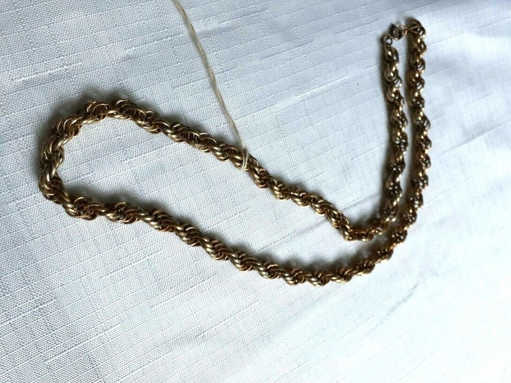 Vintage Gold Tone Necklace 23 Inches, As Pictured -VM38