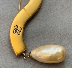 1980’s Gold Tone Satin Karl Lagerfeld Sinuous Bar Pin Brooch Pearl Drop