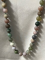 1980’s hand knotted green multicolored agate beads no clasp 33 in necklace