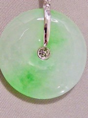 VINTAGE 60’S 14K WHITE GOLD LIGHT AND DARK GREEN JADEITE JADE LIFESAVER PENDANT