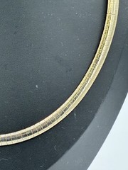 Vintage Gold Tone Omega Chain Choker Necklace Unmarked 14-15 Inch