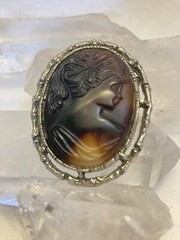 Cameo Brooch brown swirled & gold tone vintage pin